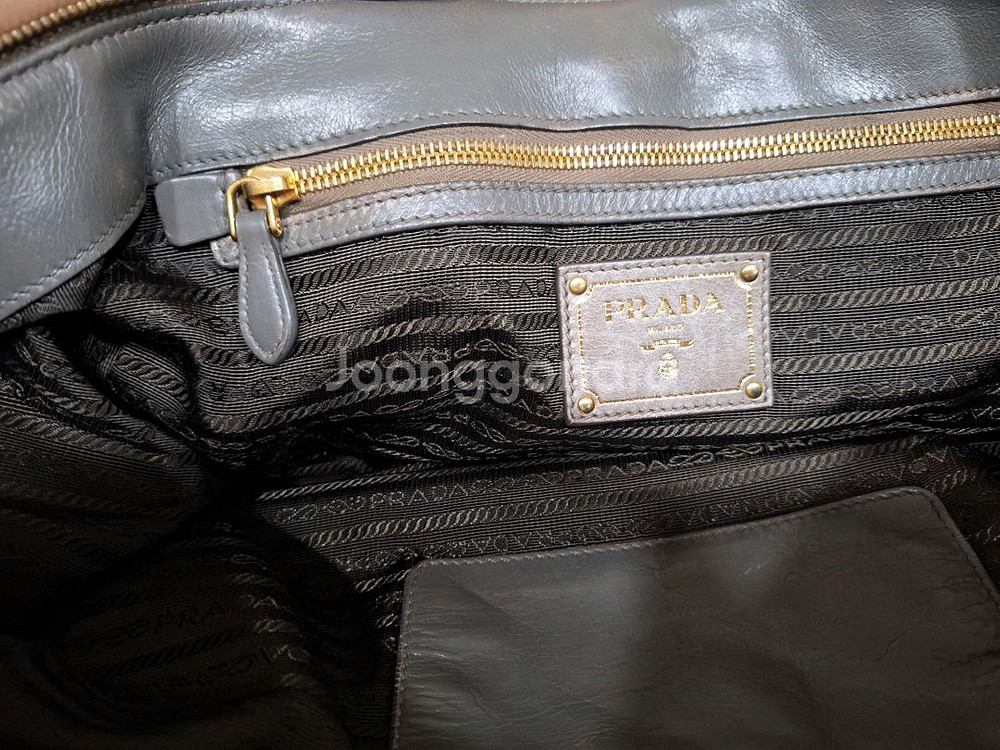 (정품)프라다 숄더백--3
