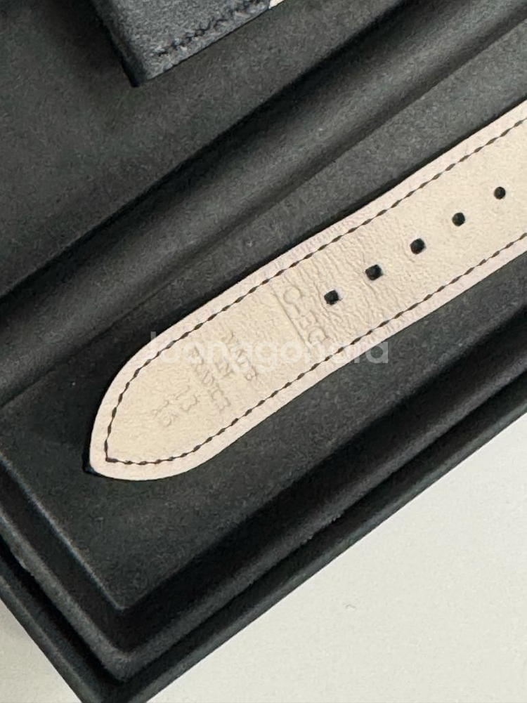 예거르클트루 정품 시계줄 판매합니다.--4