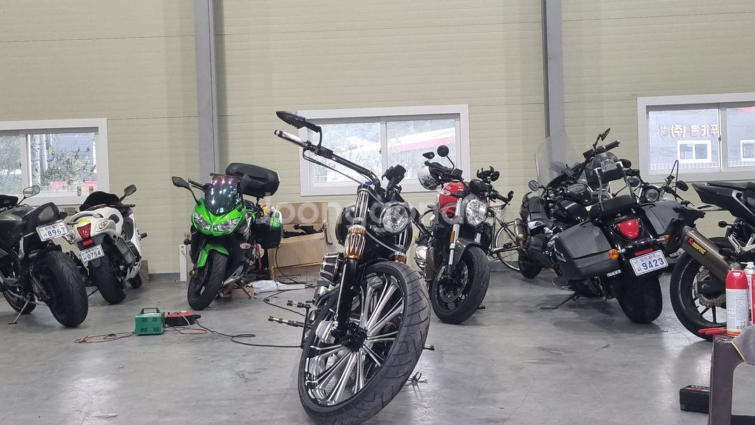 번호판이전 할리 브레이크아웃fxsb 13년식풀튜닝--1