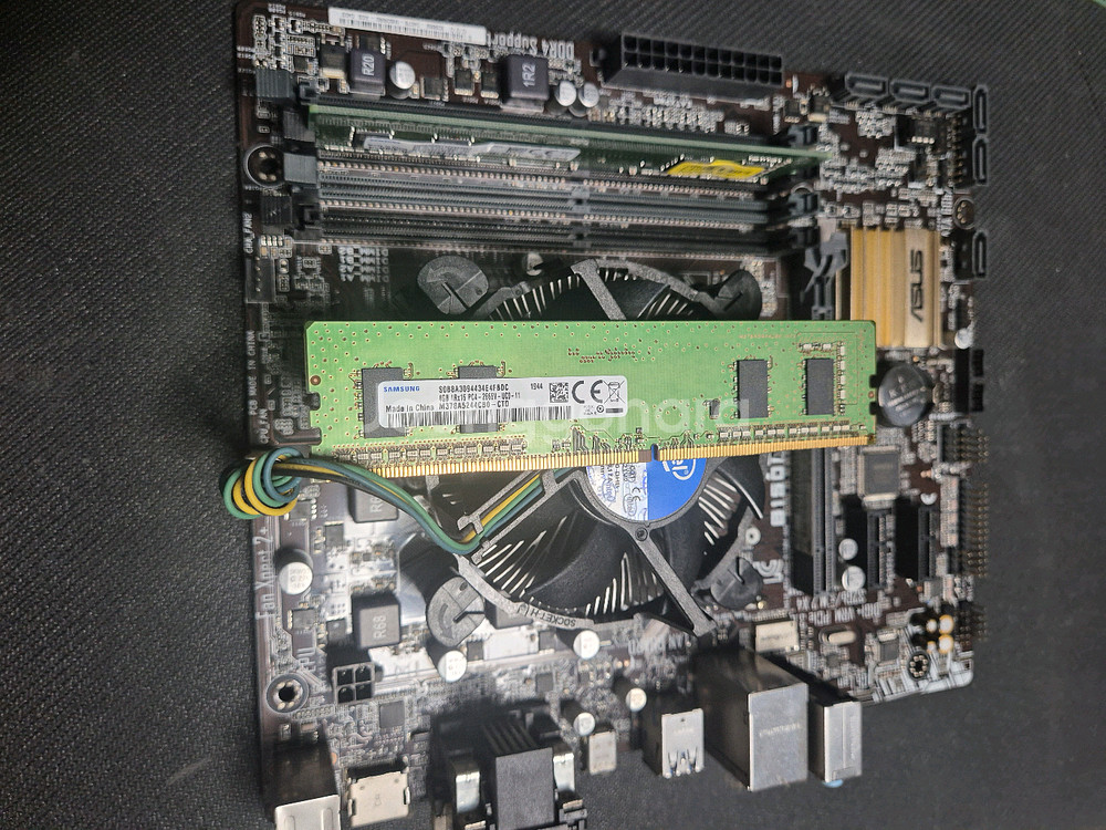 반본체 cpu i7 6700, 보드 B150M, D--4