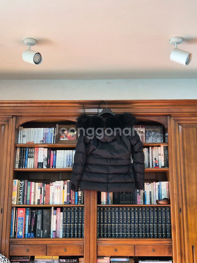 몽클레어 사파리 패딩 (의류 번호 2)--1