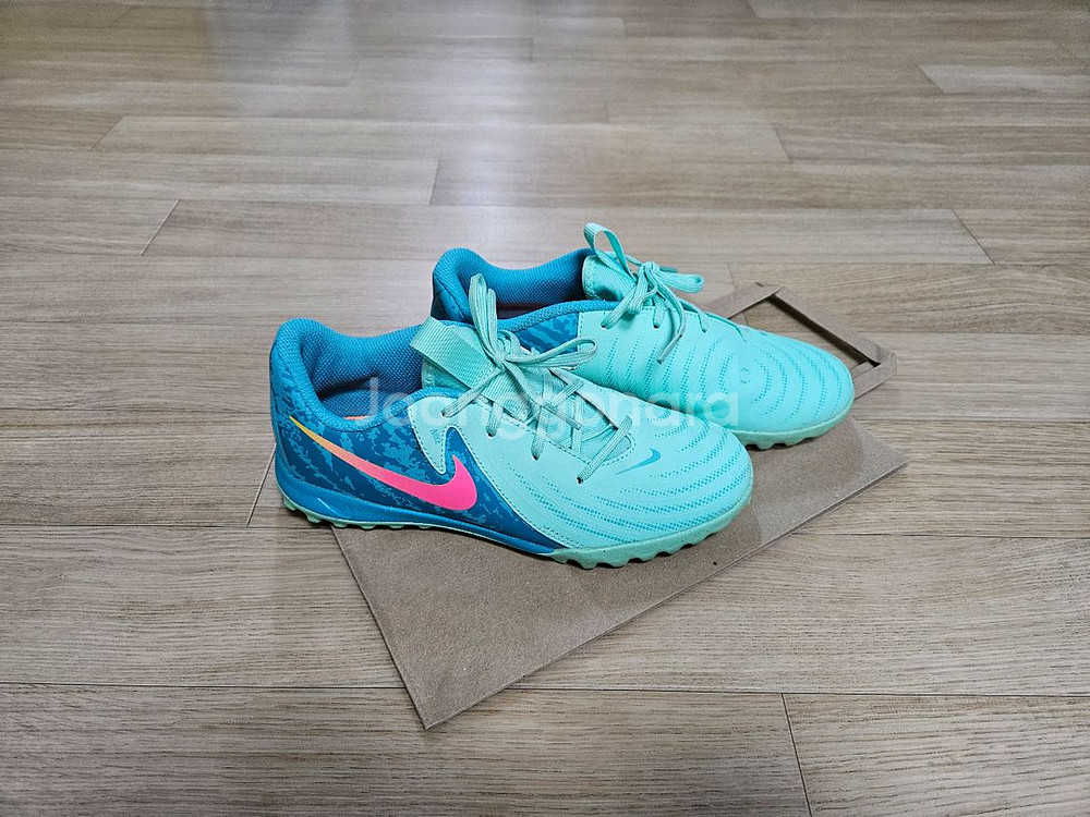 나이키 주니어 풋살화 225사이즈--1