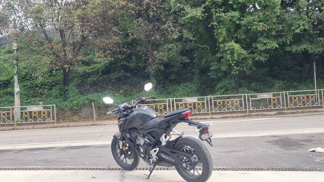 혼다 cb 125r 24년식/4천키로수/초신차급/급매 이미지