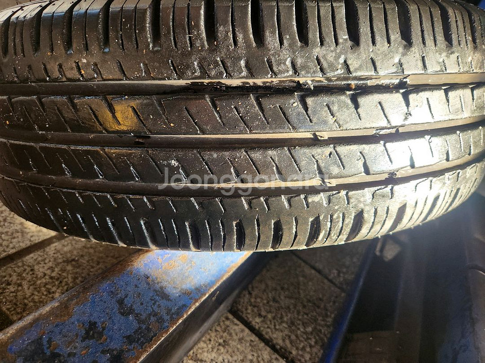 포터2. 앞타이어 205. 70 15. C셋트 판매--1