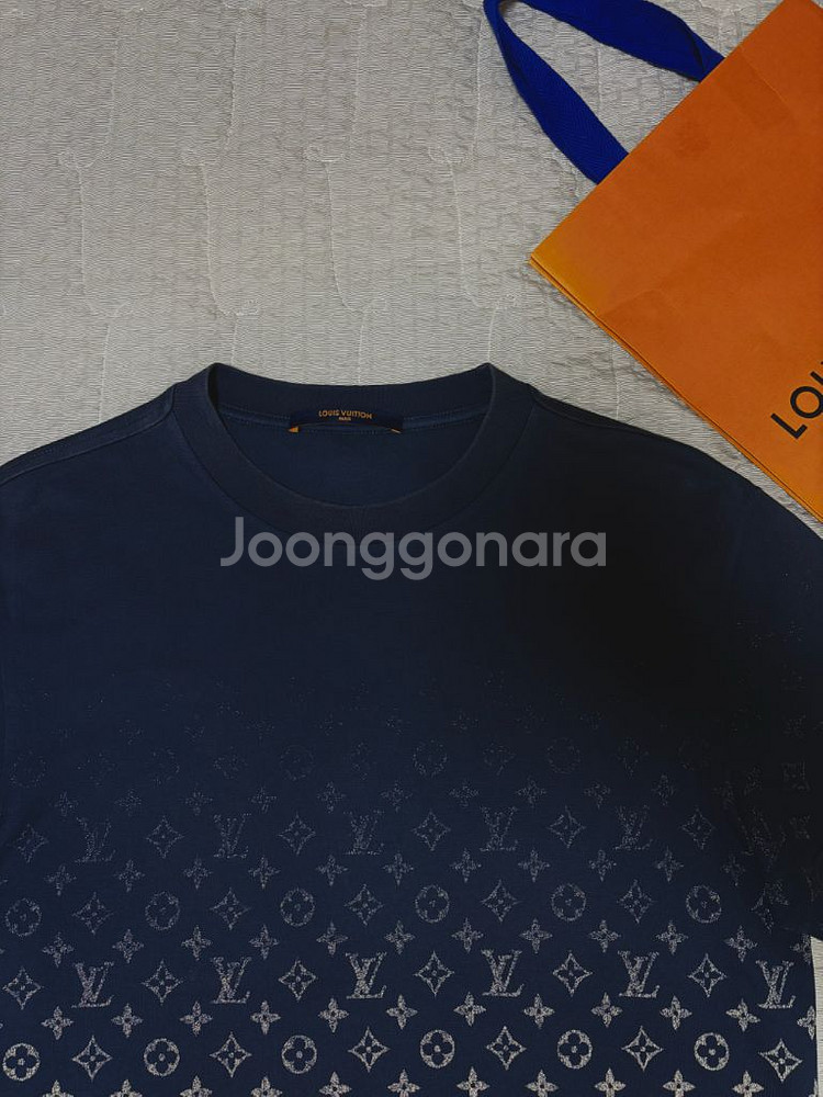 루이비통 그라디언트 반팔--3