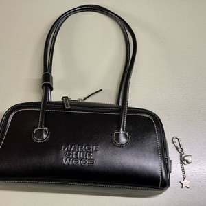 마지셔우드 바게트백+마지셔우드 참 장식