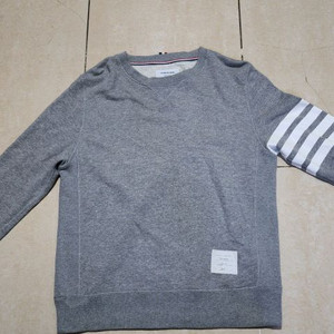 톰브라운 맨투맨 100