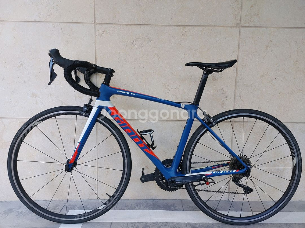 상태 좋은 18년 자이언트 TCR 어드밴스1 kom 풀 울테그라 카본 로드자전거 s사이즈--6