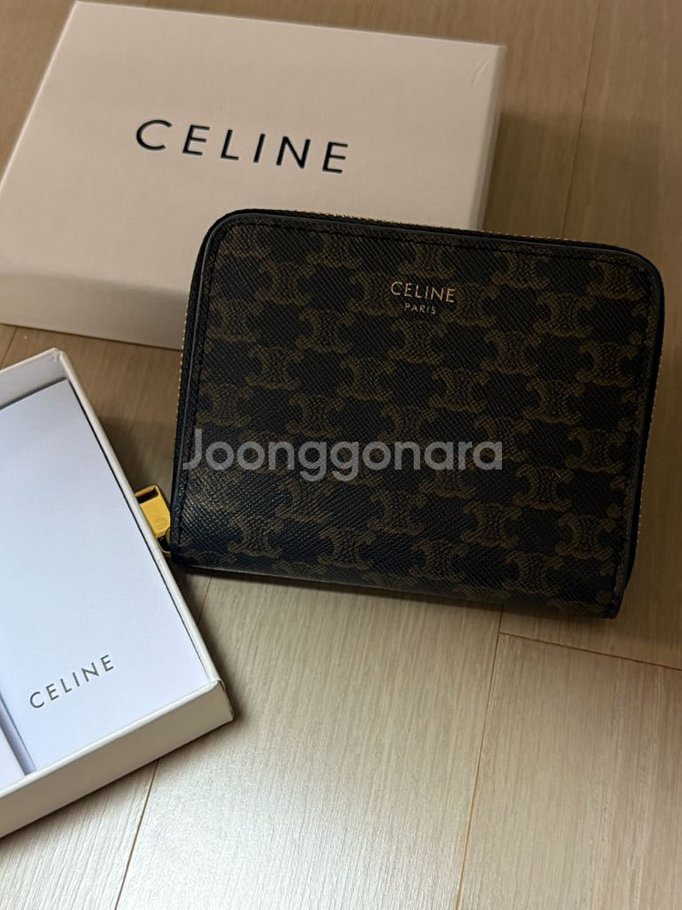 셀린느 트리오페 지퍼 반지갑--0