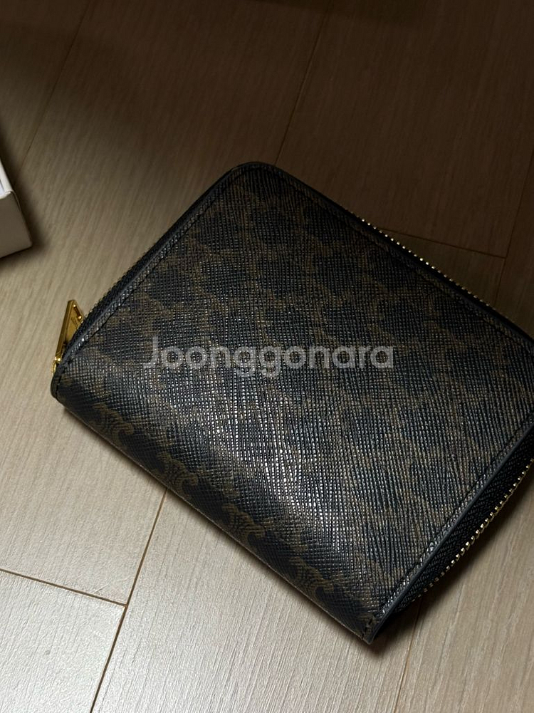 셀린느 트리오페 지퍼 반지갑--3