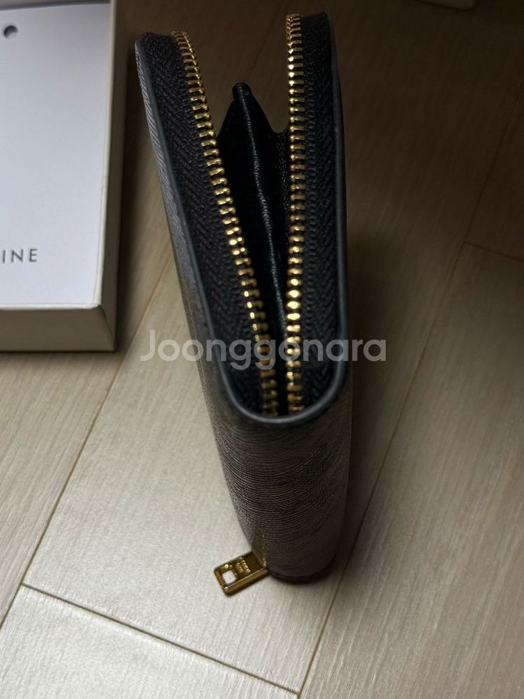 셀린느 트리오페 지퍼 반지갑--4