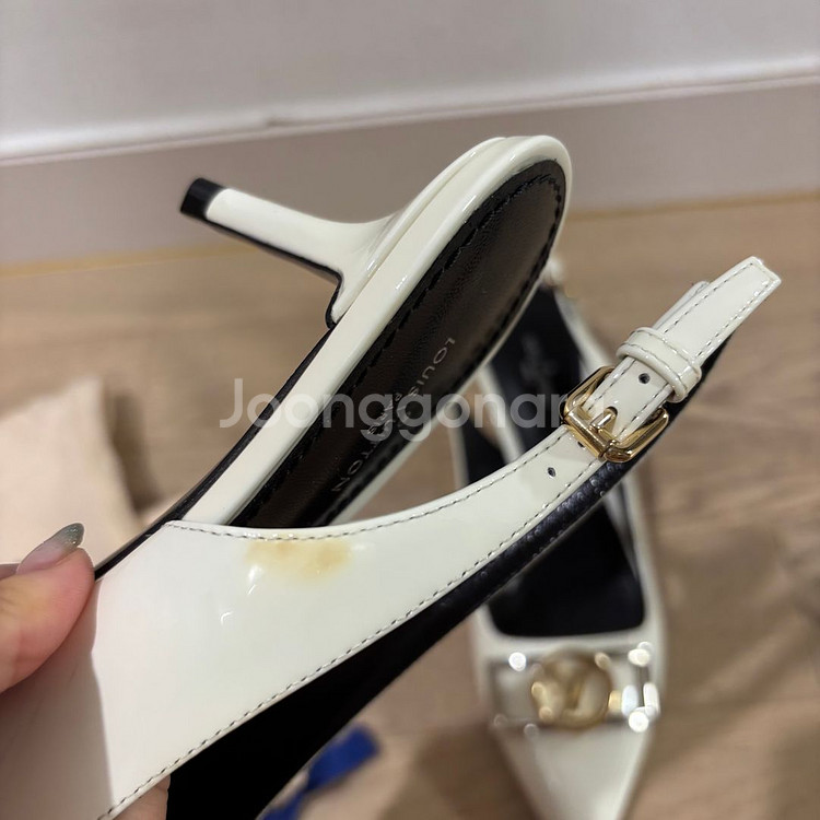 [정품] 루이비통 인사이더 슬링백 화이트--2