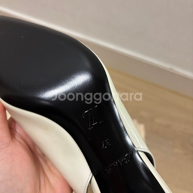 [정품] 루이비통 인사이더 슬링백 화이트--4