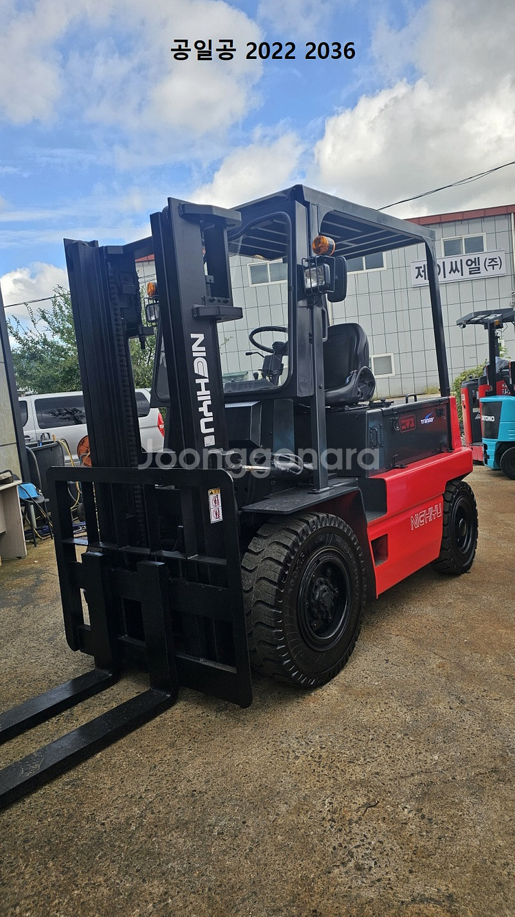 배터리 21년식 니찌유 좌식4톤 전동지게차 3M--0