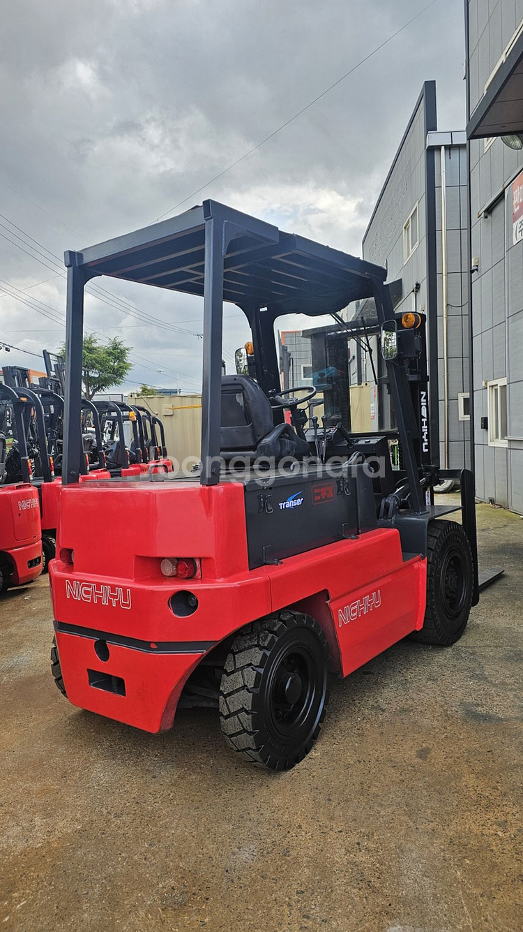 배터리 21년식 니찌유 좌식4톤 전동지게차 3M--3