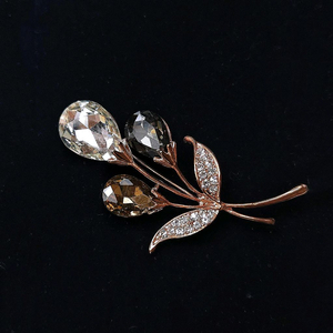 [새상품,선물박스포장]스와로브스키스톤 꽃다발 브로치