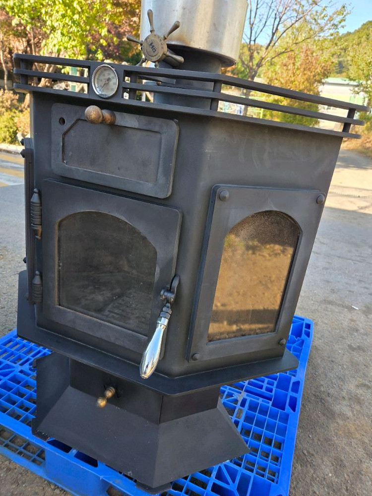 명품. 벽난로. 화목난로 이미지