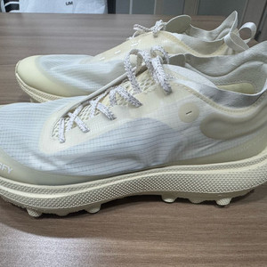 새티스파이 더 라커 앤티크 화이트