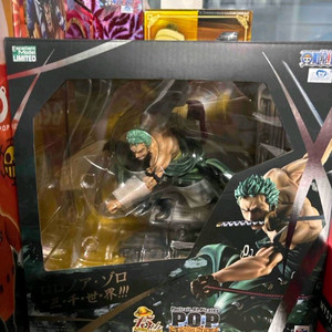 원피스 POP MAXIMUM 맥시멈 조로 팝니다.