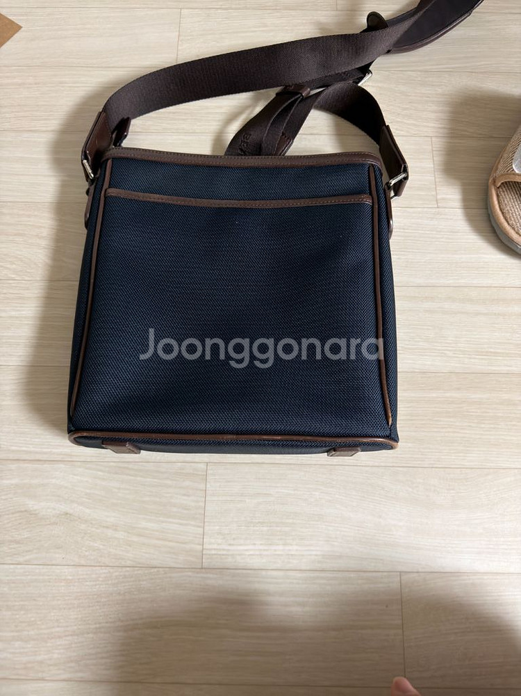 빈폴 크로스백--1