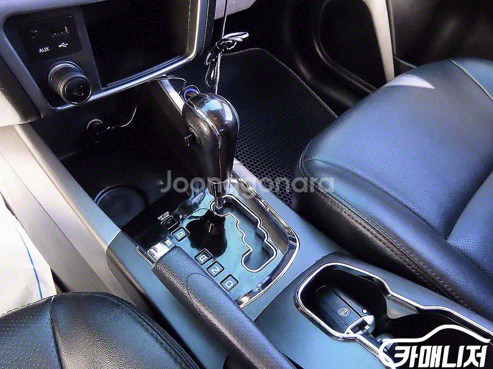 [KG모빌리티(쌍용) ]뉴코란도C 4WD 2.0 CVT--9