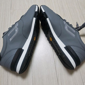 발리스니커즈 남성260