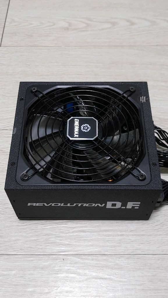 에너맥스 750W 풀모듈러 파워 80PLUS 골드--4