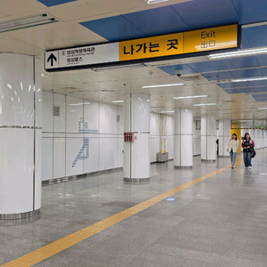 한국시리즈 2차전 블루, 테이블석 구합니다