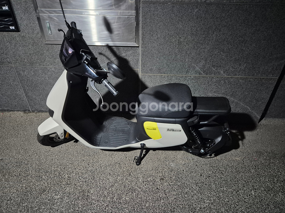세그웨이 나인봇 F90M 전동스쿠터 전기스쿠터 팝니다.--3