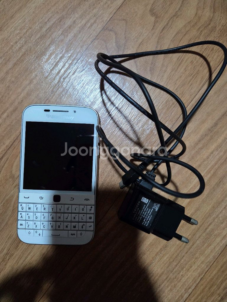 블랙베리 클래식 Q20 화이트 팝니다--0