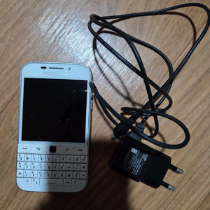 블랙베리 클래식 Q20 화이트 팝니다