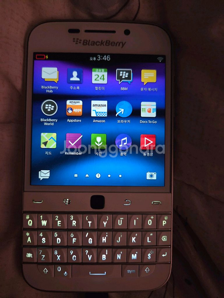 블랙베리 클래식 Q20 화이트 팝니다--4