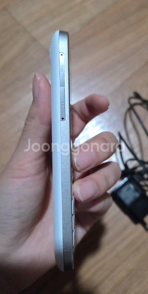 블랙베리 클래식 Q20 화이트 팝니다--3