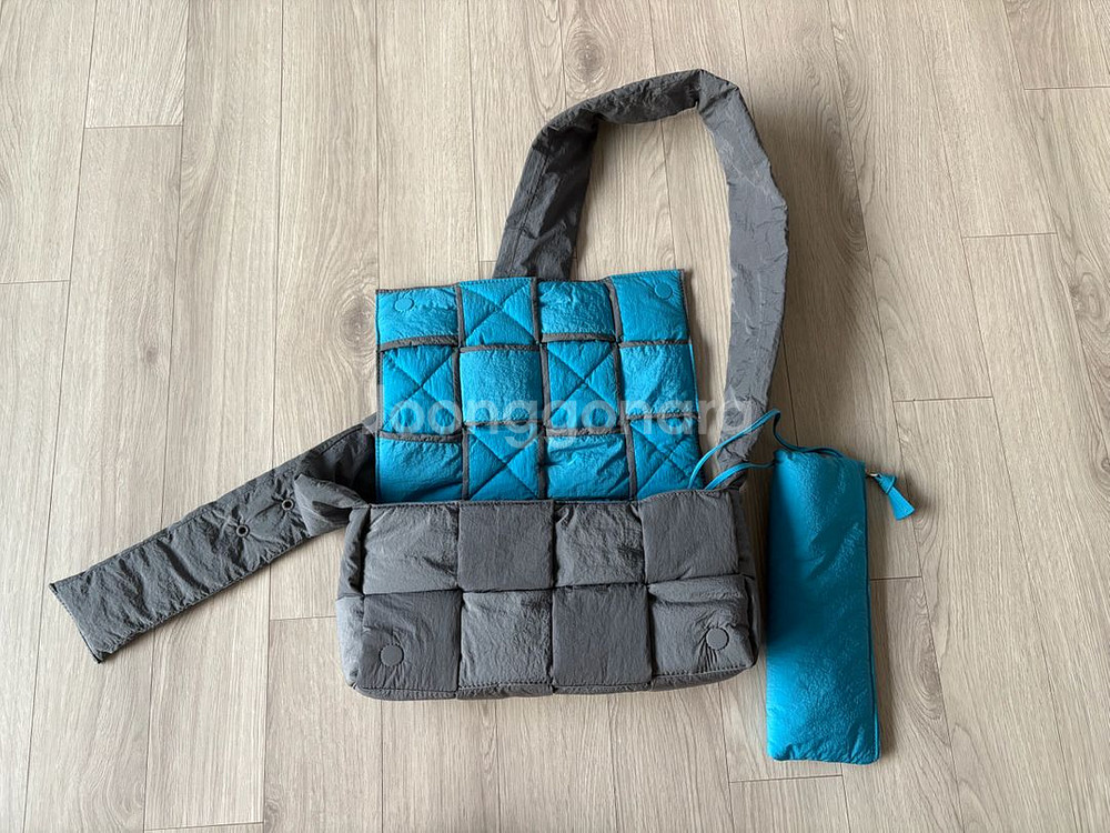 보테가베네타 패디드테크 카세트백--1