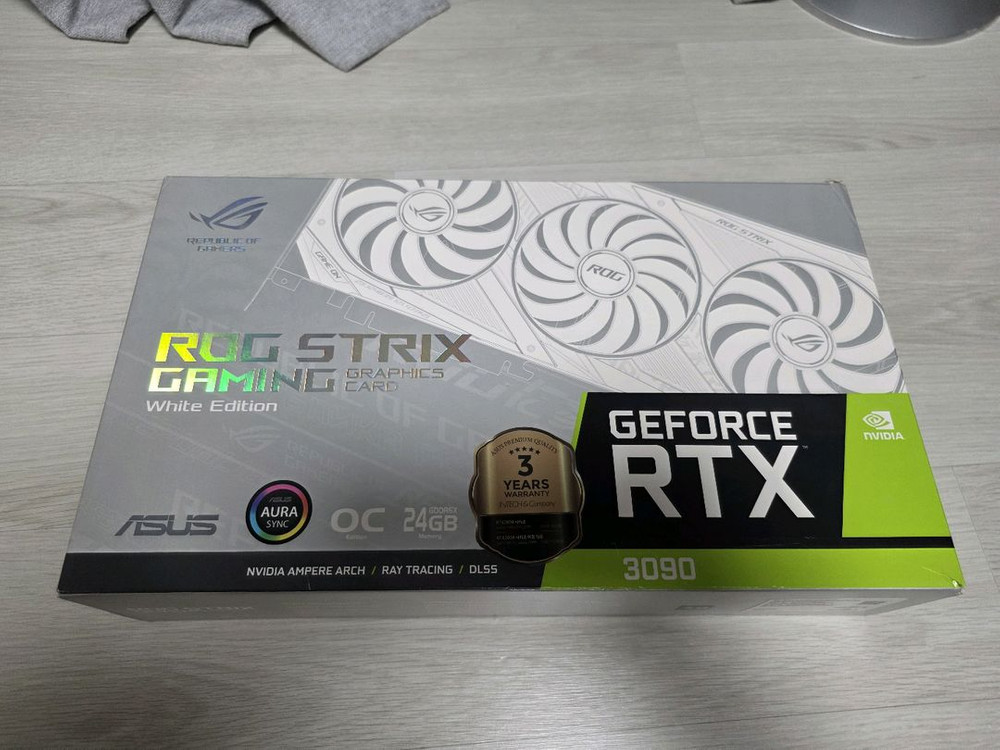 ROG 스트릭스 3090 24GB 화이트 팝니다--2