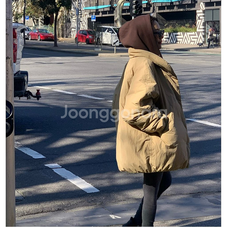 프레쉬라벨 꼬모 패딩 롱 베이지--4