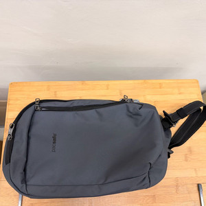 팩세이프 바이브 325