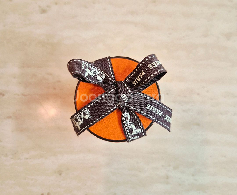 [정품]에르메스 트윌리 원형 케이스+리본+쇼핑백 set--1