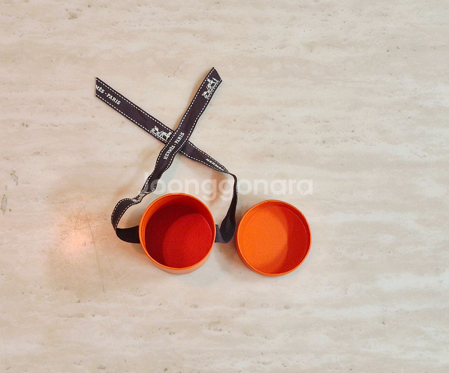 [정품]에르메스 트윌리 원형 케이스+리본+쇼핑백 set--2