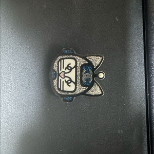 샤넬 / 레진 고양이 브로치 블루