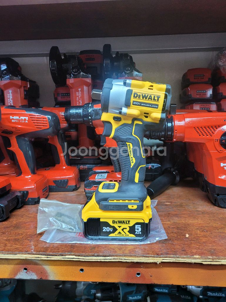 디월트충전임팩렌치DCF922 미드토크 속도조절 미사용신--0