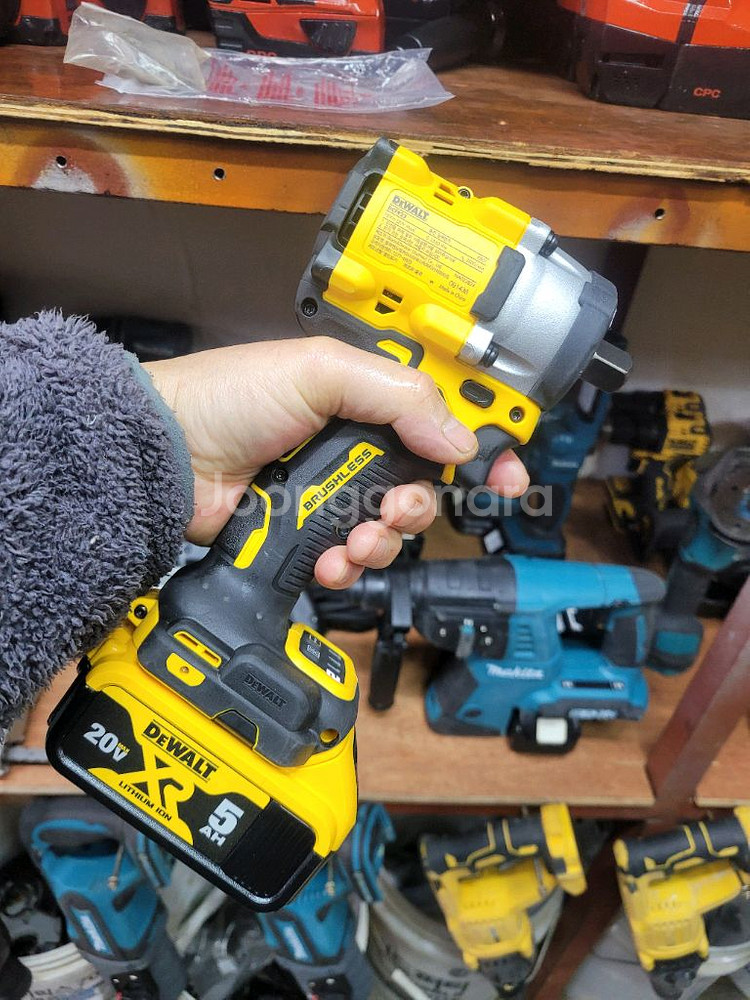디월트충전임팩렌치DCF922 미드토크 속도조절 미사용신--6