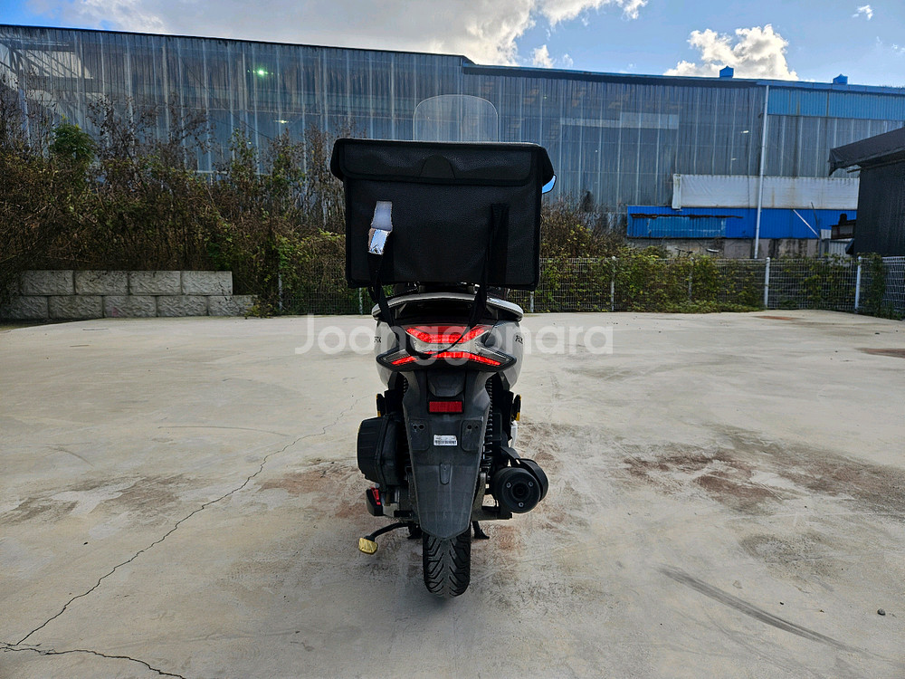 혼다PCX125/20년식/2만키로/160만원/풀튜닝차량--7
