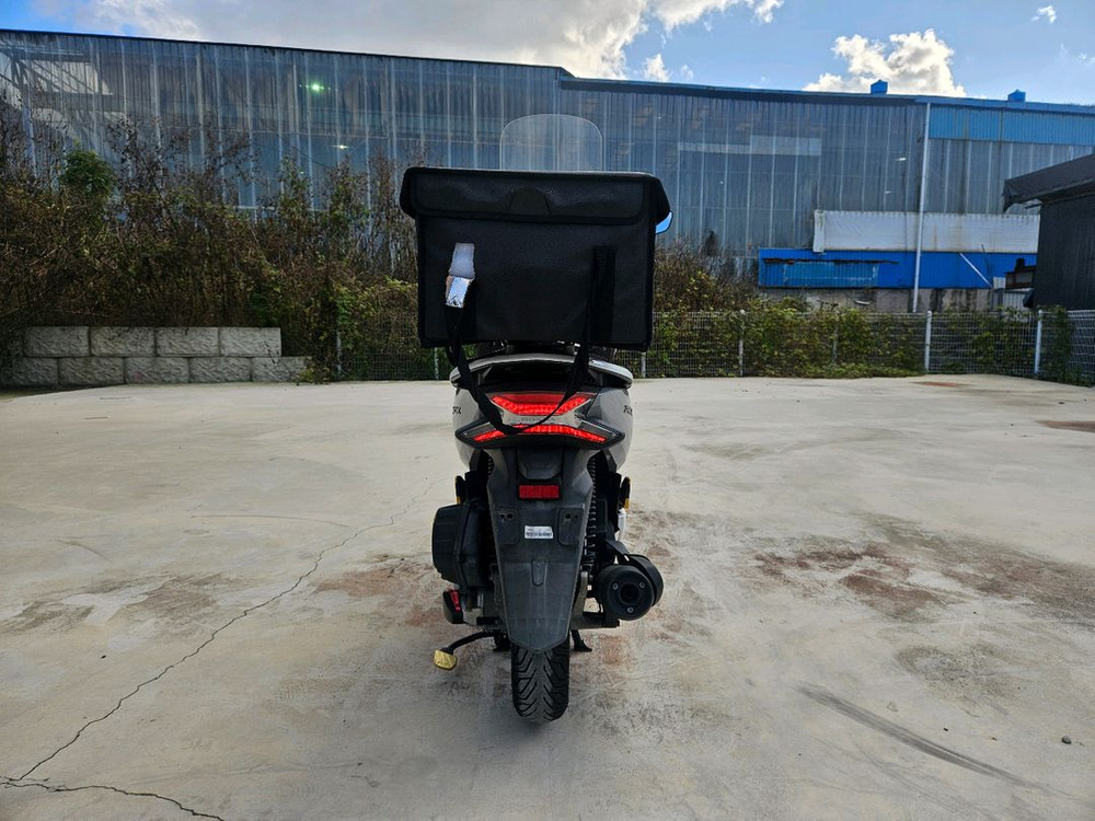 혼다PCX125/20년식/2만키로/160만원/풀튜닝차량 이미지