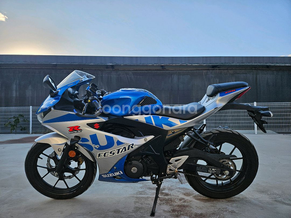 스즈키GSXR125/21년식/1만키로/240만원/스페셜--1