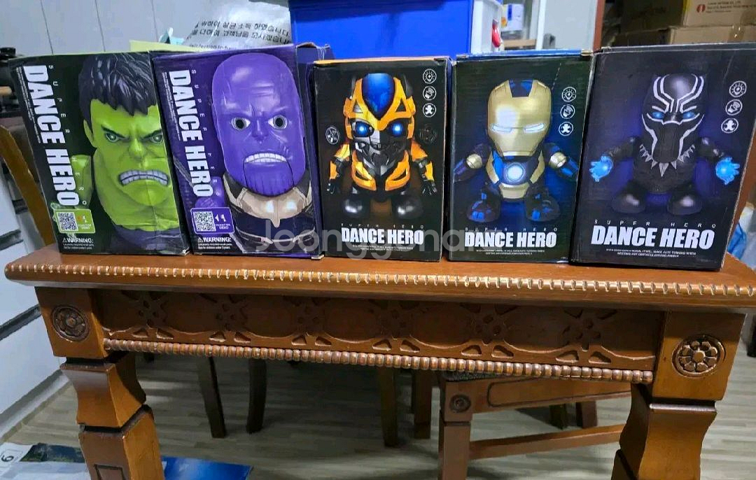 춤추는 어벤져스 피규어 5세트 팝니다--0