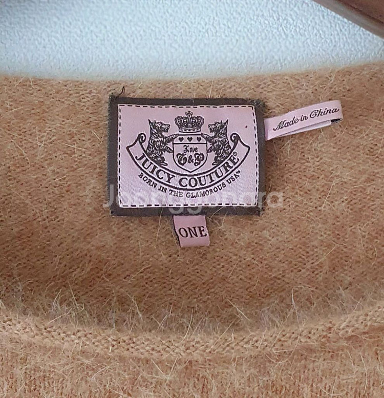 쥬시꾸뛰르 오버핏 보트넥 앙고라 니트 카멜 베이지--1