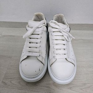 알렉산더 맥퀸 오버사이즈드 스니커즈 40 사이즈