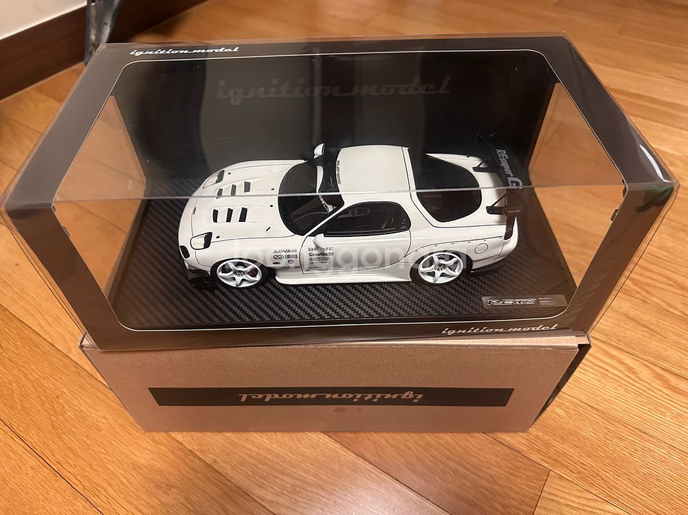 이그니션모델 1/18 RX7 RE아메미야 킷--0