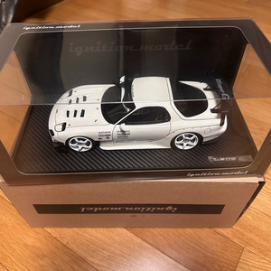 이그니션모델 1/18 RX7 RE아메미야 킷